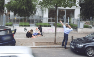 Фальсифицированная фотография родов на улице