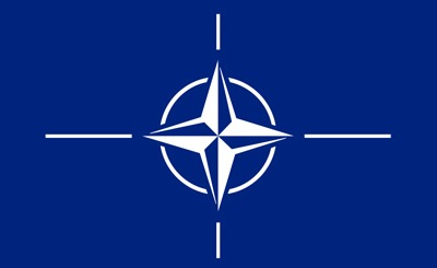 Флаг НАТО. Изображение с сайта wikipedia.org