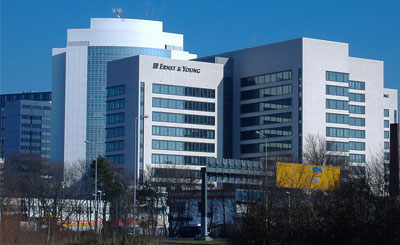 Офис Ernst & Young в Эшборне, Германия. Фото с сайта wikipedia.org © MeisterLampe1