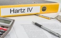   Hartz IV  :    