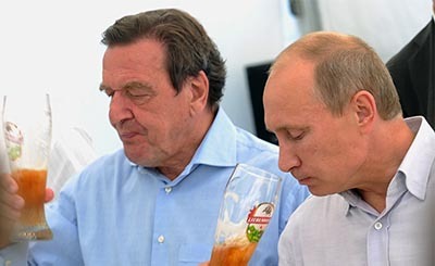 Герхард Шрёдер и Владимир Путин © Александра Мудрац / ИТАР-ТАСС. Предоставлено Фондом ВАРП